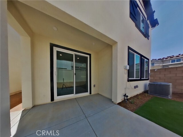 Building Photo - 28209 Dwight Dr