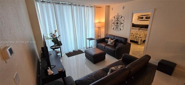 Building Photo - 4001 S Ocean Dr