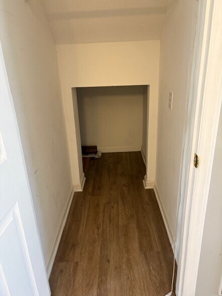 Large Storage Closet - 4642 Cross Ridge Ln