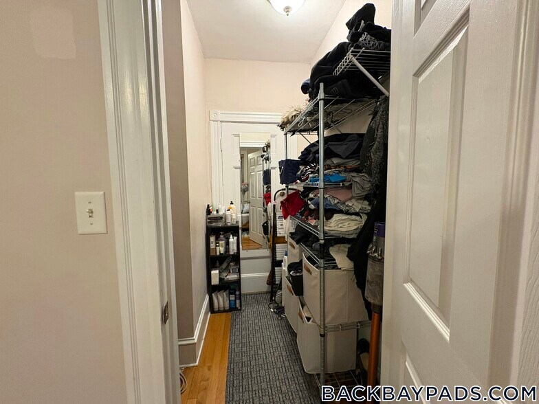 Building Photo - 8 Garrison St