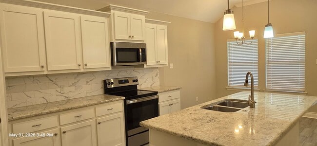 Building Photo - Elegant home in Stonewood Estates