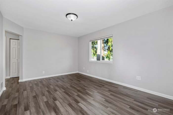 Building Photo - 1506-1506 110th St S