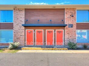 Building Photo - 900 NW 24th St