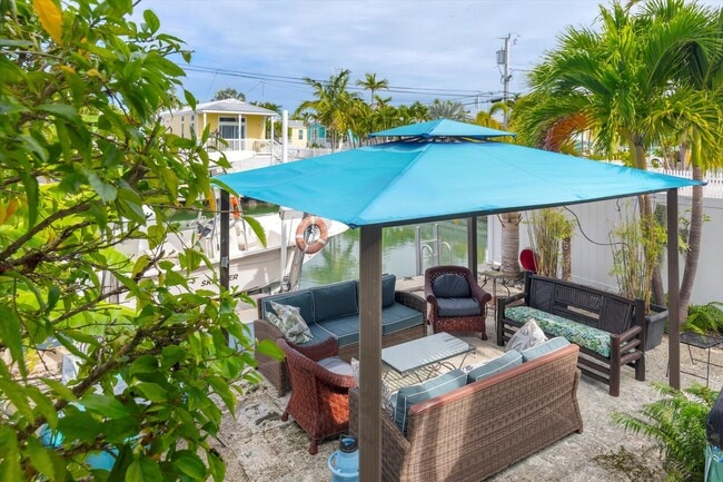 Building Photo - Sunset Harbor at Cow Key Marina 6 month furnished rental