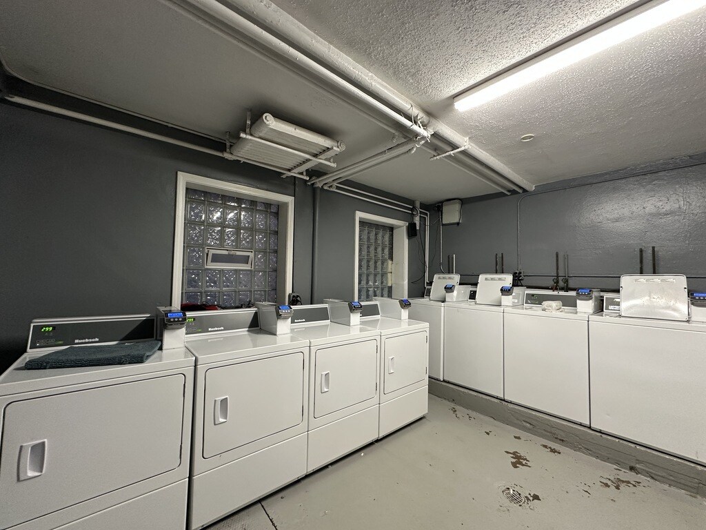 Building Photo - 3836 N Fremont St