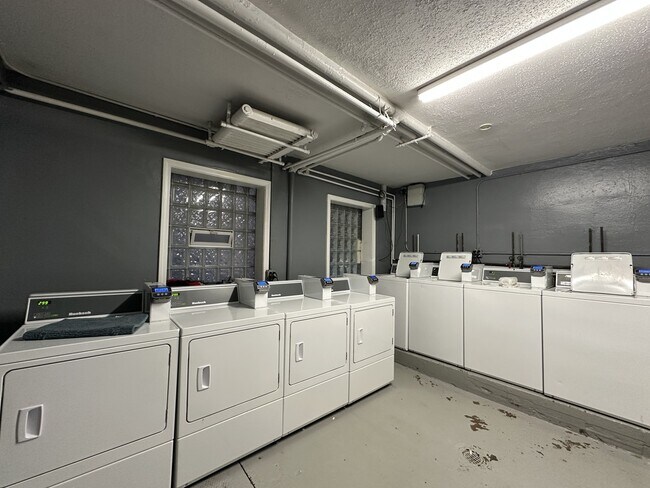 Building Photo - 3836 N Fremont St