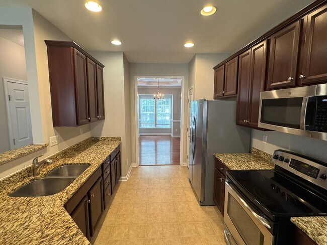 Building Photo - 152 N Arcadian Way