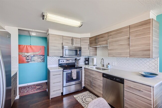 Building Photo - Fully Furnished Denver Apartment Near City Park, Cherry Creek & Congress Park