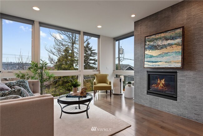 Building Photo - 2321 Boylston Ave E