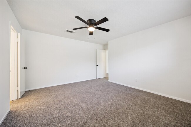 Building Photo - 8302 Bee Meadow Ln