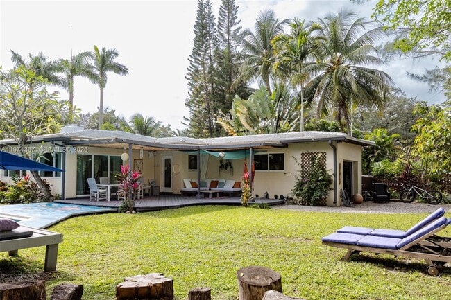 Building Photo - 750 NE 120th St