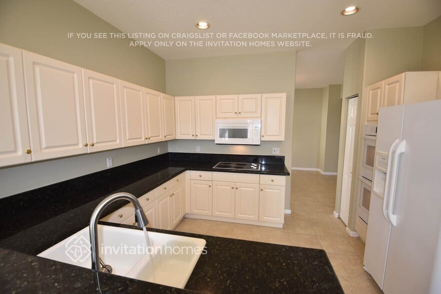 Building Photo - 117 Palm Cir