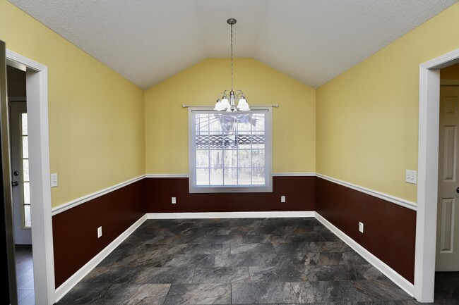 Building Photo - 2605 Turningleaf Ln