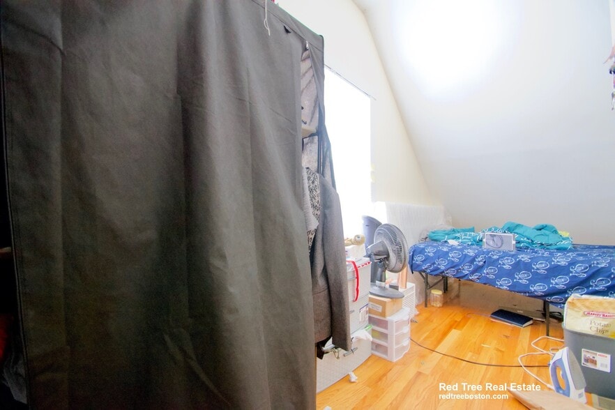 Building Photo - 79 Capen St