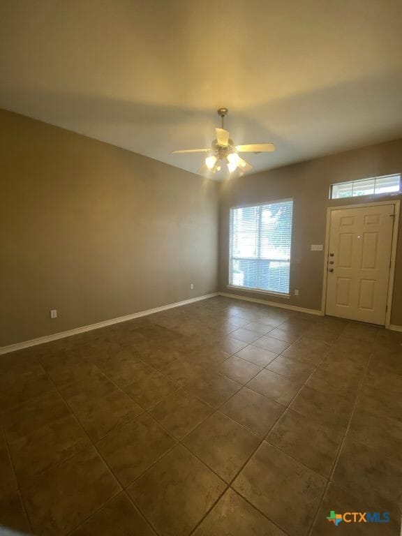 Building Photo - 816 Twin Oaks Dr