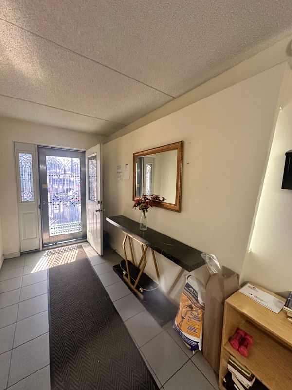 Building Photo - 305 E Mt Eden Ave