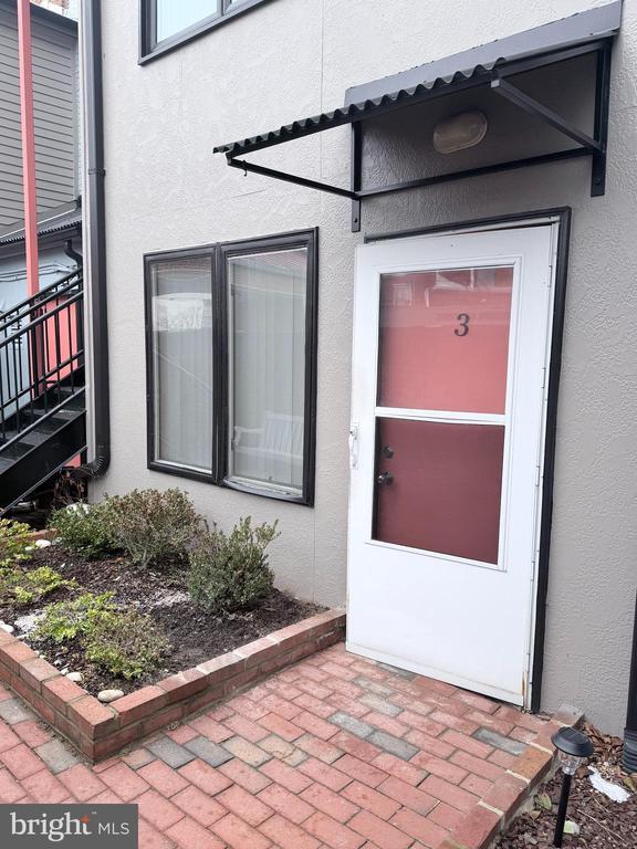 Building Photo - 113 N Fayette St