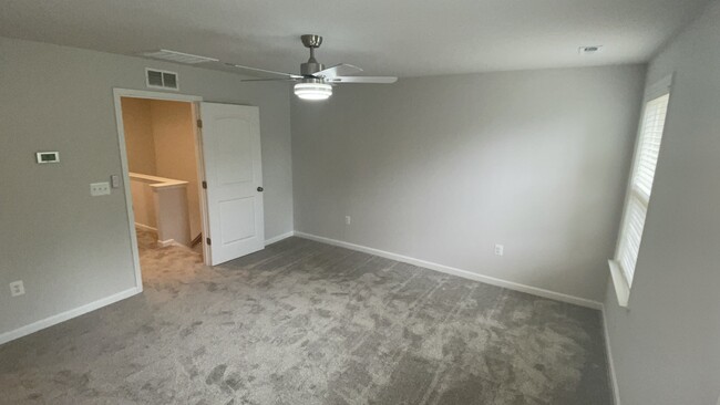Building Photo - 5550 Wenrich Dr