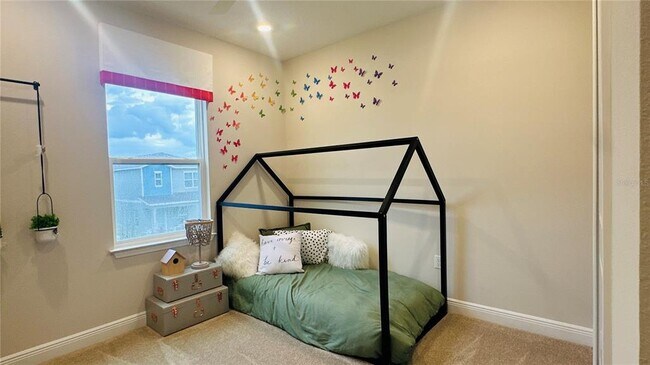 Building Photo - 16450 Hamlin Vw St