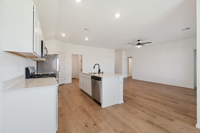 Building Photo - Edmond Rental