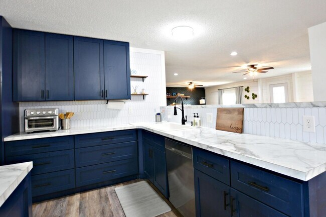 Building Photo - Beautifully Renovated 3bd/2ba home in Portales; Available 8/1/26