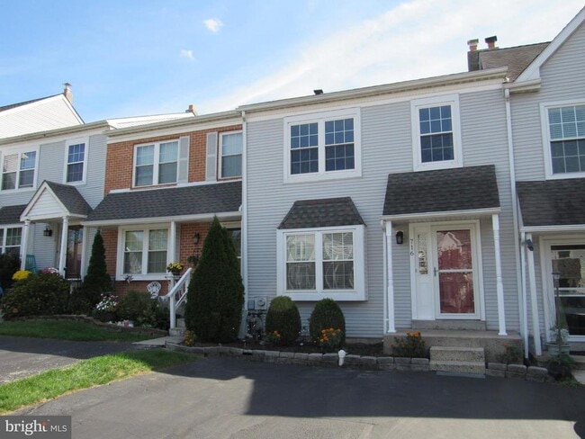 Building Photo - 716 Sandalwood Ln