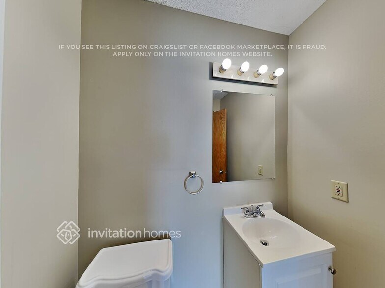 Building Photo - 9356 Vincent Ave N