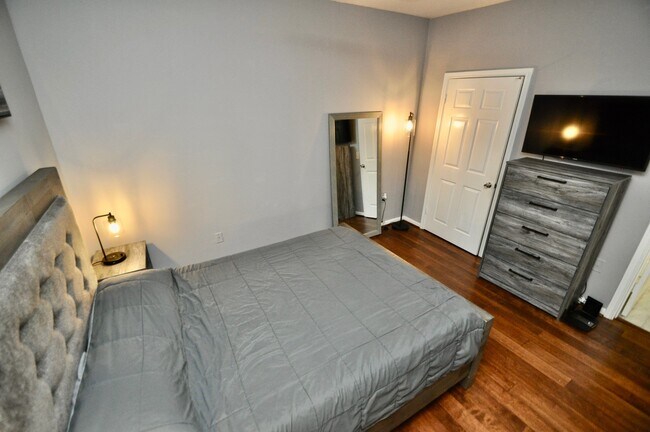 Building Photo - 3231 Allen Pkwy