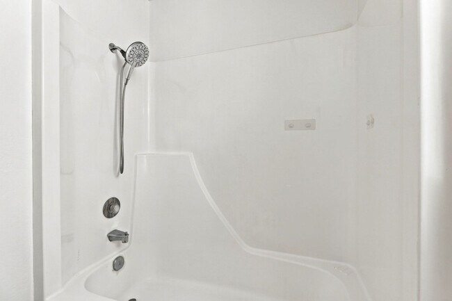 Building Photo - Northpoint Townhome