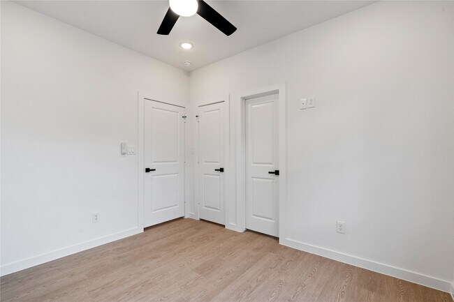 Building Photo - 1031 North Ln