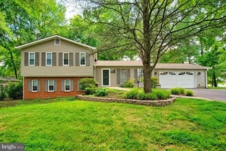 Building Photo - 2405 Earlsgate Ct