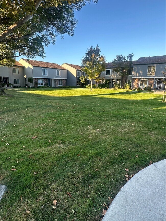 Building Photo - 3540 Northwood Dr.