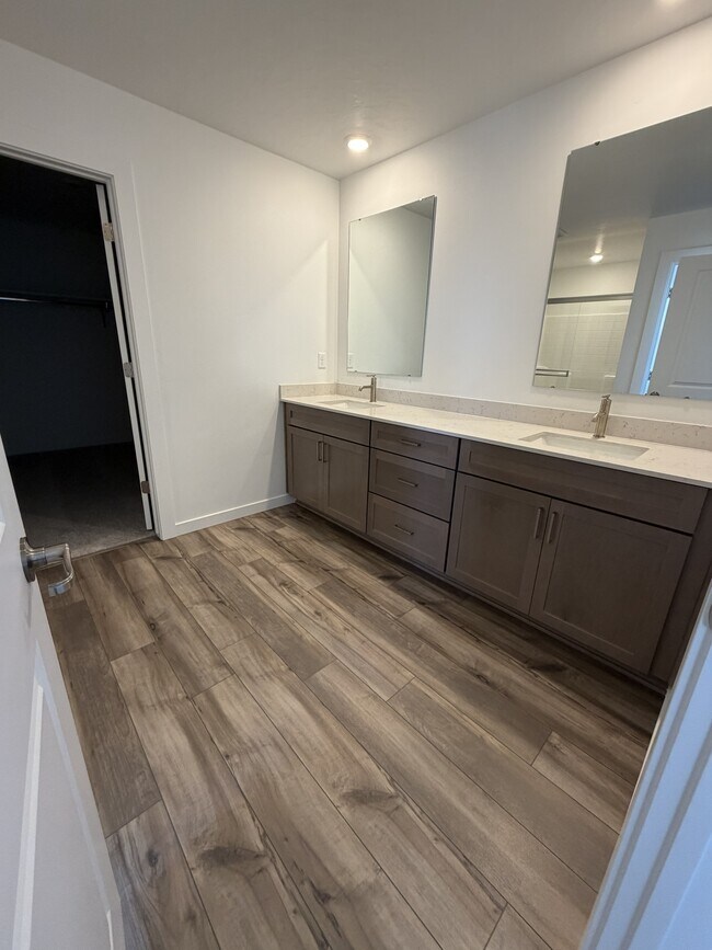 Building Photo - 273 Lightning Ave