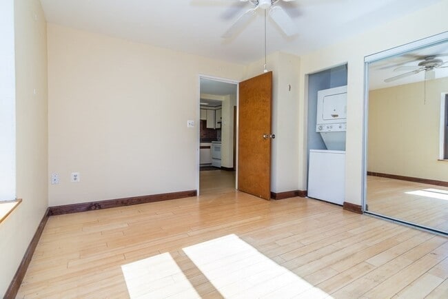 Building Photo - 103 Gainsborough St