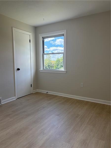 Building Photo - 306 Valley Dr