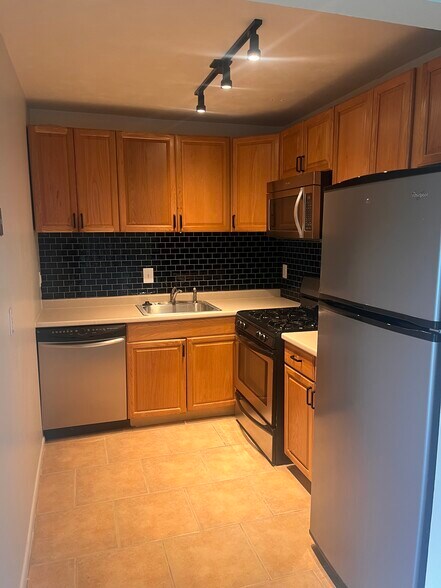 Building Photo - 4419 Romlon St