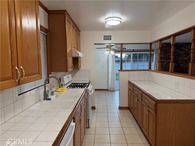Building Photo - 8041 San Lazaro Cir