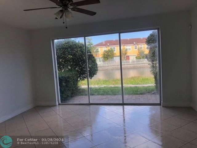 Building Photo - 1018 Pipers Cay Dr