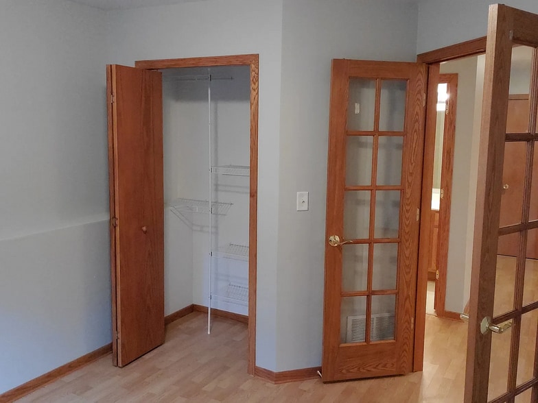 Lower level bedroom - 820 Matthew Drive