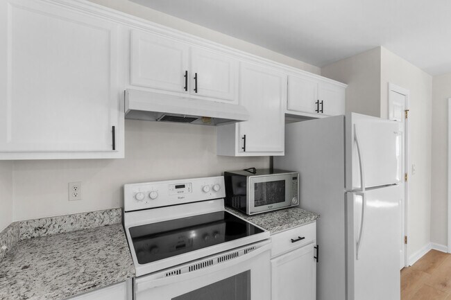 Building Photo - 109 Summer Vale Dr