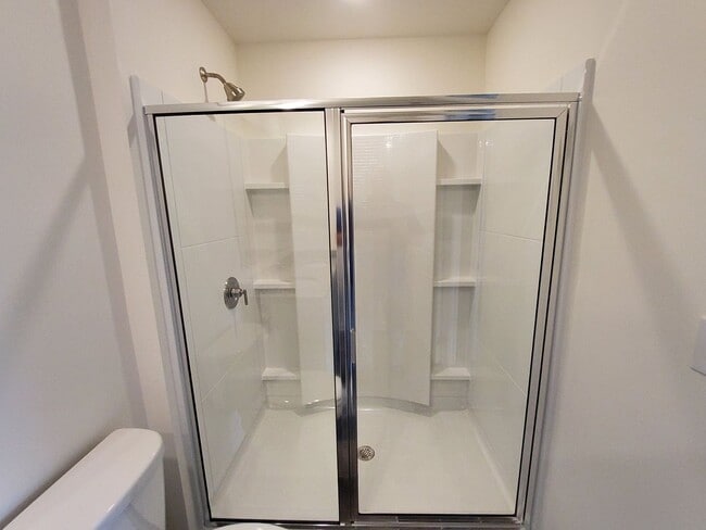 Building Photo - Kodak 37764 - 3 bedroom 2.5 bath townhouse - call Dustin Walker 865-221-0197