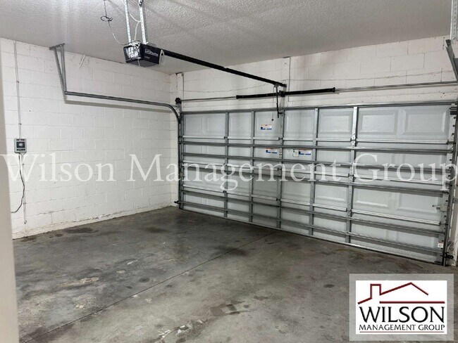 Building Photo - 5004 Adair Oak Dr