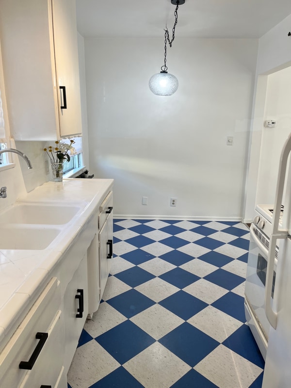 Building Photo - 2226 S Ridgeley Dr