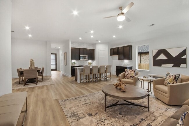 Building Photo - 363 Springfield Terrace Dr