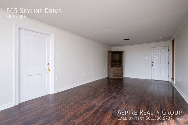 Building Photo - 505 Skyline Dr