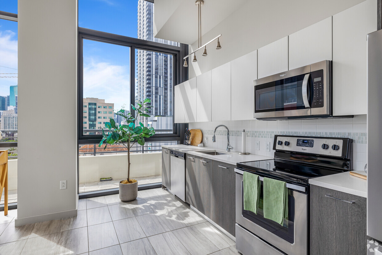 Caoba Miami Worldcenter Apartments, 698 NE 1st Ave, Miami, FL - RentCafe