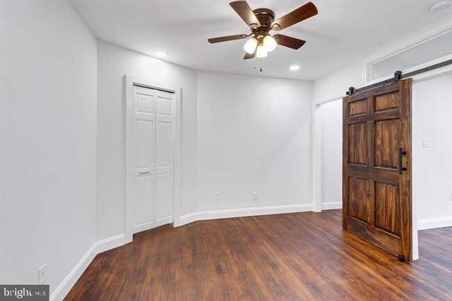 Building Photo - 3876 Lancaster Ave