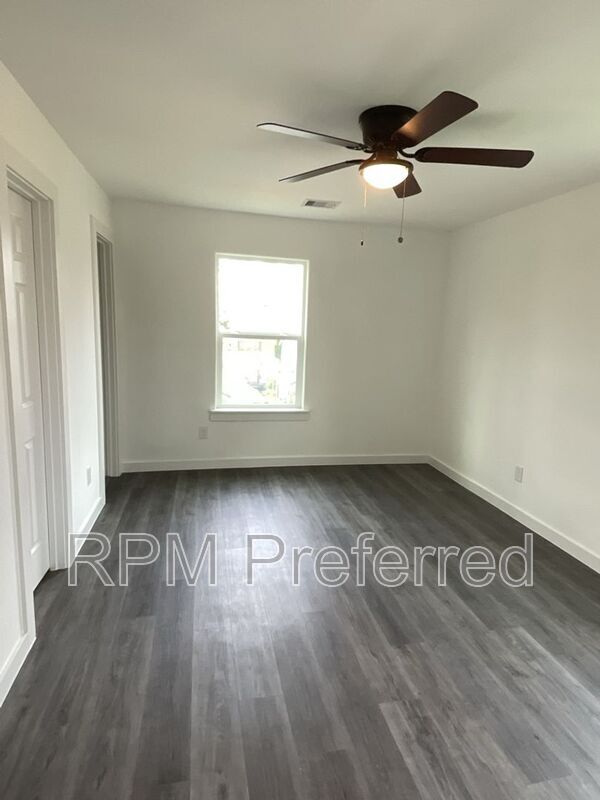 Building Photo - 8226 Linda Vista Rd