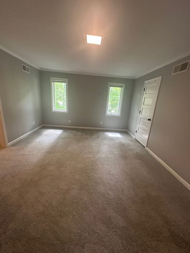 Building Photo - Stunning 5-Bedroom Home in Germantown-Spac...