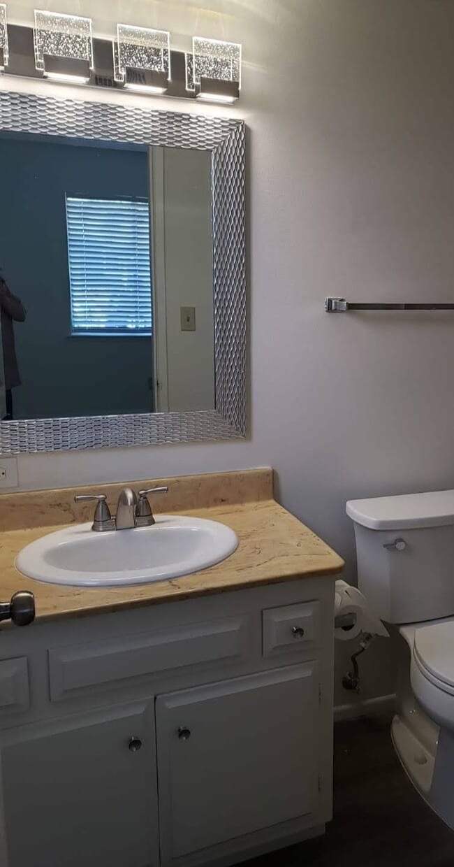 Building Photo - 1907 Clover Way